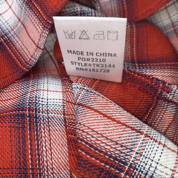 SOLD  🥳HP🥳 NWT Red Plaid Off the Shoulder Blouse - Picture 7 of 9